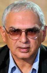 Карен Шахназаров